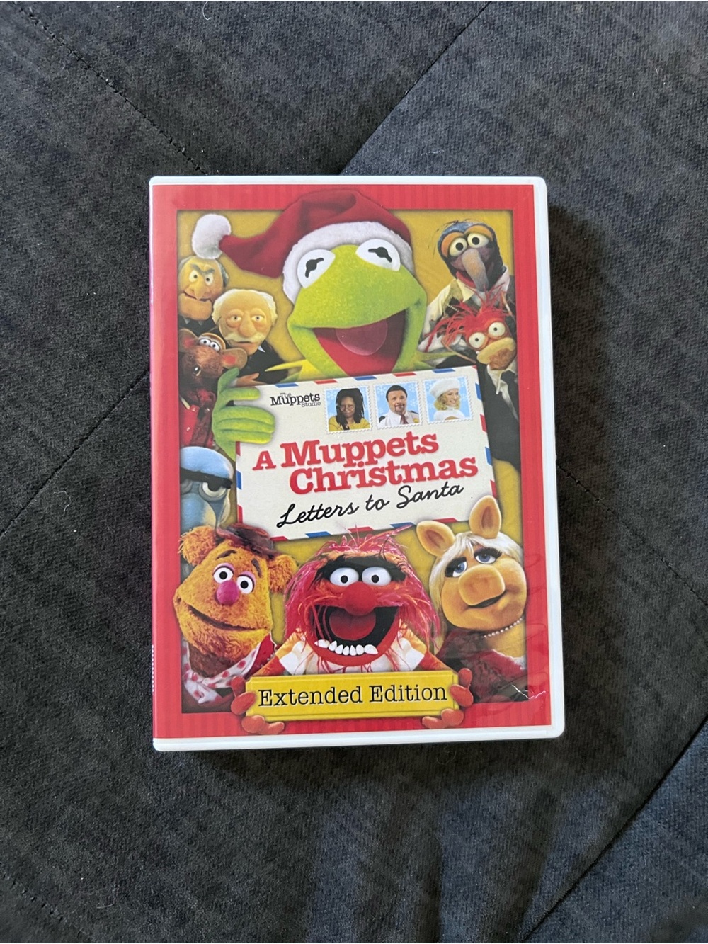 A Muppets Christmas: Letters to Santa DVD - Red & Yellow Holiday Cover - Picture 1 of 4